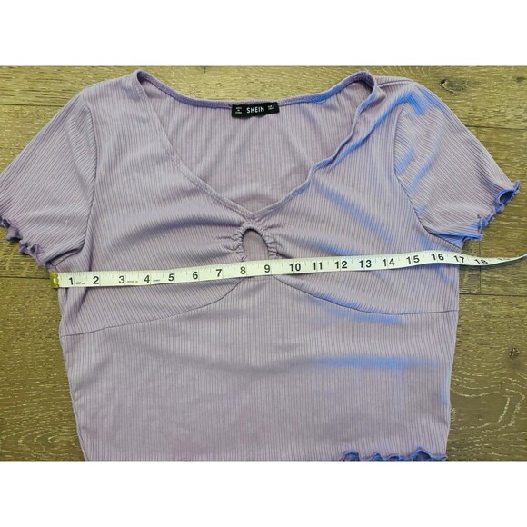 Women’s SHEIN Lavender Purple Cap Sleeve Button Hole Crop Top Size L - Picture 5 of 6